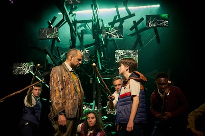 Una imagen de escena de la obra 'Un monstruo viene a verme'.