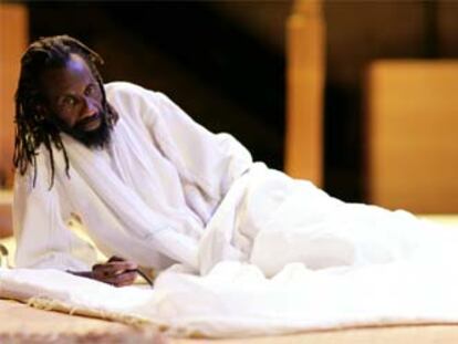 Habib Dembéle, protagonista del espectáculo de Peter Brook <i>Tierno Bokar.</i>