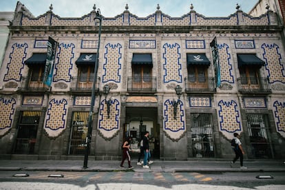 Exterior de la fábrica Uriarte Talavera, en Puebla (México).