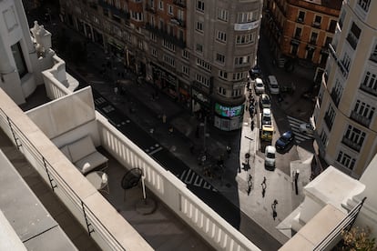 
Vista de la Gran Vía desde la azotea de número 68. 
