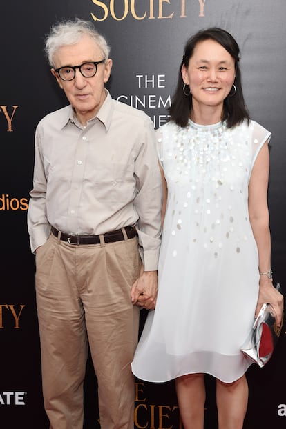 Woody Allen y Soon-Yi en el estreno de 'Cafe Society' en julio de 2016.