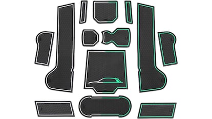 Vista de las alfombrillas para el coche con descuento en Amazon.