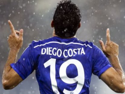 Diego Costa celebra el primer gol marcado a la Real Sociedad en Stamford Bridge.