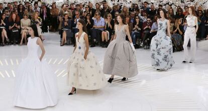 Desfile de Dior celebrado en los Jardines del Museo Rodin de Par&iacute;s. 