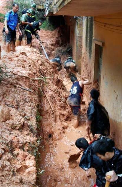 Derrumbamiento en una comisaría en Sihui, en la provincia de Guangdong, en el sur de China.