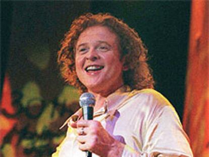 Michael James Hucknall, líder de Simply Red.