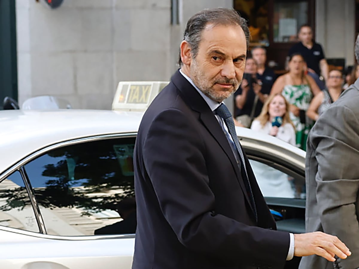 Ábalos se desvincula en el Supremo del amaño de obras...