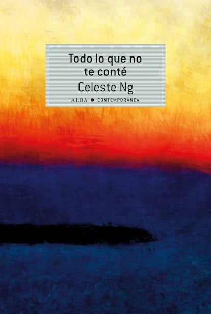 <p><strong>Así empieza.</strong> “Lydia está muerta. Pero eso es algo que ellos aún no saben”. </span></p> <p><strong>¿Por qué engancha desde la primera frase?</strong> Porque en solo 14 palabra caben “ellos”, cabemos nosotros (lectores y cómplices) cabe esa Lydia de la que nada sabemos aún y cabe también el terrible secreto del que se nos acaba de hacer partícipes.</p>