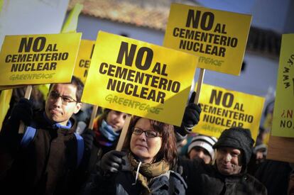 Manifestación de Greenpeace contra el ATC de Villar de Cañas. 