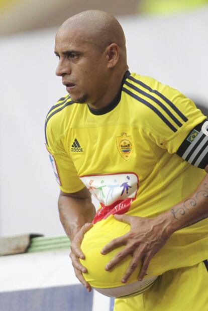 Roberto Carlos, durante un partido del Anzhi.