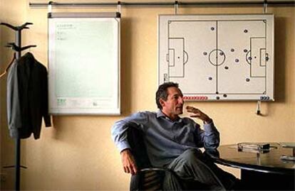 Txiki Begiristain, en su despacho de director técnico, en el Camp Nou.