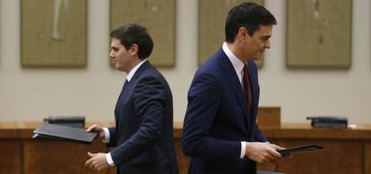 Albert Rivera y Pedro S&aacute;nchez, en la firma del acuerdo entre Ciudadanos y PSOE