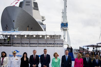 Botadura de la Fragata F-111 'Bonifaz' construida en el astillero Navantia. La Reina Emérita Sofía, participa en la botadura de la F-111 'Bonifaz' como madrina. En la que también participan el presidente del Gobierno, Pedro Sánchez, la vicepresidenta y ministra de Trabajo y Economía Social, Yolanda Díaz, y el presidente de la Xunta, Alfonso Rueda.