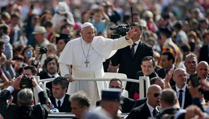 El papa Francisco en la Plaza de San Pedro.