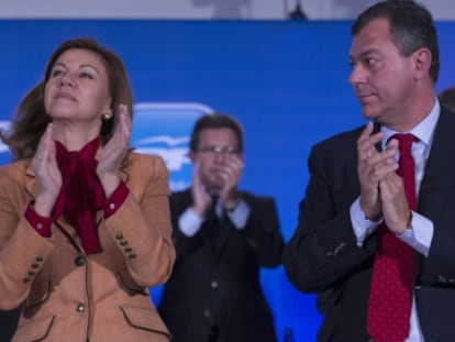 Mar&iacute;a Dolores de Cospedal y Jos&eacute; Luis Sanz, en la junta directiva regional del PP de Andaluc&iacute;a.