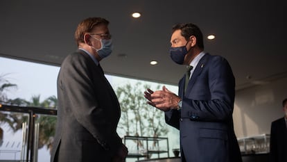 Los presidentes valenciano, Ximo Puig, y andaluz, Juan Manuel Moreno, en Barcelona el pasado junio.