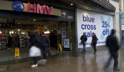 Exterior de la tienda de una tienda de HMV en el centro de Londres.