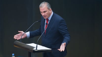 El portavoz de Vox en el Ayuntamiento de Madrid, Javier Ortega Smith, durante el pleno.