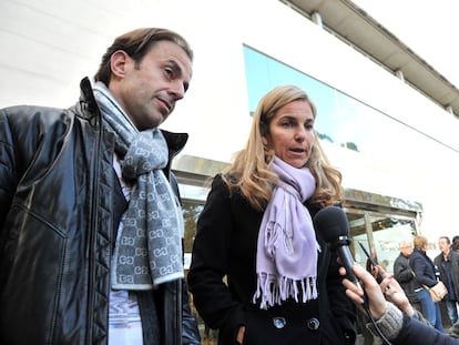 Arantxa Sánchez Vicario y su entonces todavía marido, Josep Santacana, en febrero de 2016 en Barcelona.