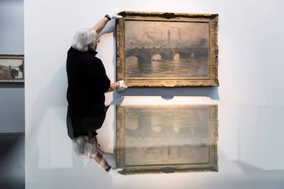 Imagem do quadro “A Ponte de Waterloo”, de Claude Monet, na sala de exposição das obras de Cornelius Gurlitt em Berna, em abril.