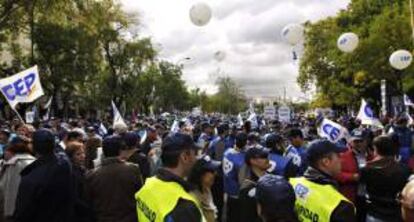 Concentración frente al Ministerio del Interior convocada por la Confederación Española de Policía, la Unión Federal de Policía y el Sindicato Profesional de Policía para denunciar las políticas de recorte.