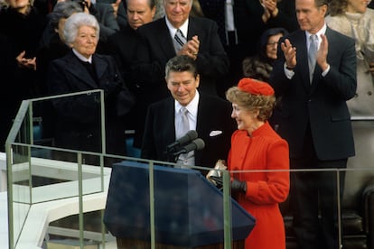 Ronald Reagan y su esposa Nancy, en la toma de posesión del presidente en 1981.