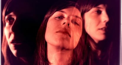 La artista estadounidense Julia Holter.