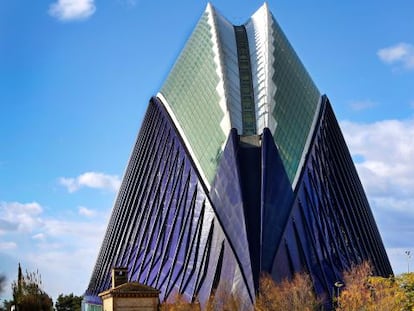 El edificio del &Aacute;gora en la Ciudad de las Artes y las Ciencias de Valencia. 