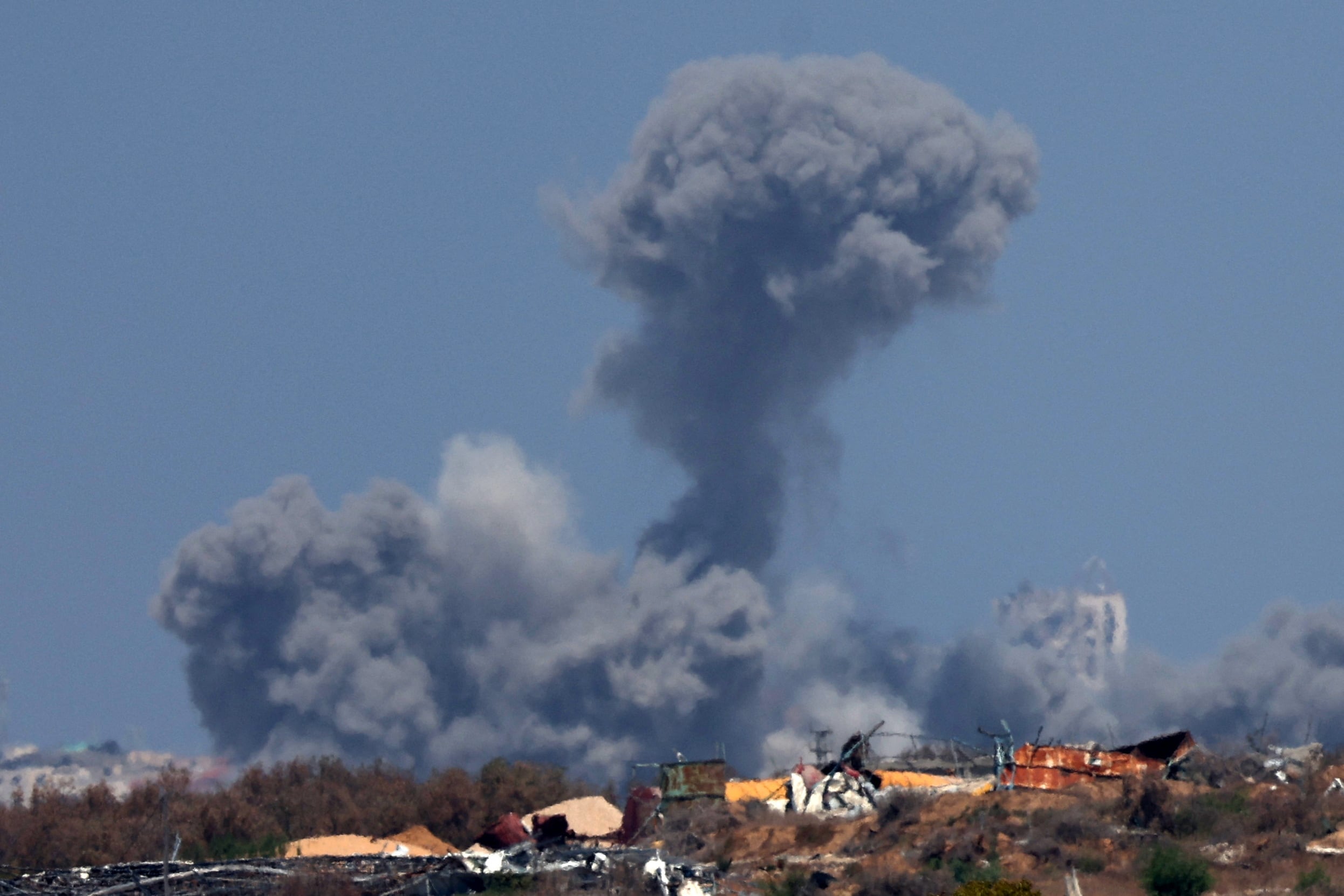 Guerra entre Israel y Gaza, en directo | Un ataque israelí mata a al menos a 40 palestinos en una “zona humanitaria” en el sur de Gaza