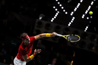 Una de las jugadas de Rafael Nadal, durante su partido.