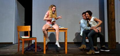 Anna Moliner, Àlex Casanovas i Cristina Plazas a 'L'ombra al meu costat'.
