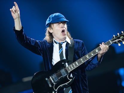 Angus Young de ACDC durante su concierto en el Estadio Vicente Calderón de Madrid, el 31 de mayo de 2015.