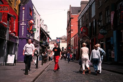 Dublín, la capital irlandesa, puede visitarse en un combinado de vuelos desde Madrid y cuatro noches de hotel, desde 567 euros.