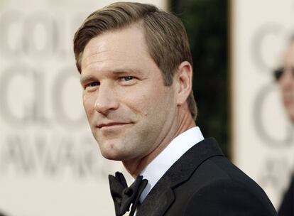 Aaron Eckhart, que interpreta a un exitoso político en la última entrega de Batman, 'El caballero Oscuro', pasea por la alfombra roja de la 66º edición de los Globos de Oros