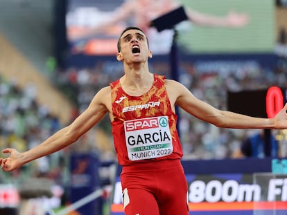 Mariano García celebra su triunfo en la final de los 800m de los Europeos de Múnich.