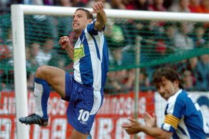 El jugador del Espanyol, Maxi Rodriguez, celebra el gol conseguido frente a Osasuna.