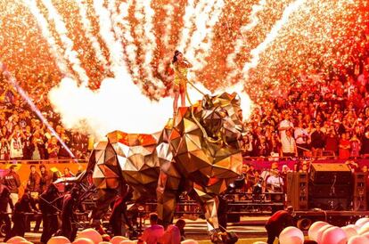 Katy Perry, durante el espectáculo de medio tiempo de la Súper Bowl.