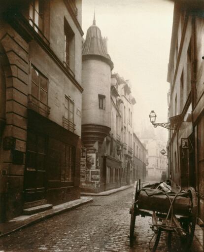 Rue Hautefeuille, París, 1898. Musée Carnavalet, París. © Eugène Atget / Musée Carnavalet / Roger-Viollet.