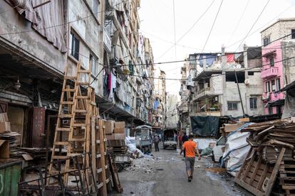 El barrio Bab el Tebeneh de Trípoli es uno de los barrios más desfavorecidos de Líbano donde el 78% de los vecinos viven bajo el umbral de la pobreza.