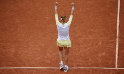 Garbiñe Muguruza celebra el triunfo y el pase a la final.