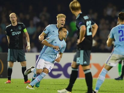 Orellana corre a celebrar el segundo gol del Celta.