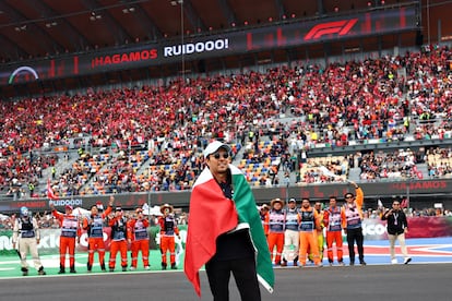 Checo Pérez durante el Gran Premio de México, antes de comenzar la carrera en el Autódromo Hermanos Rodríguez.