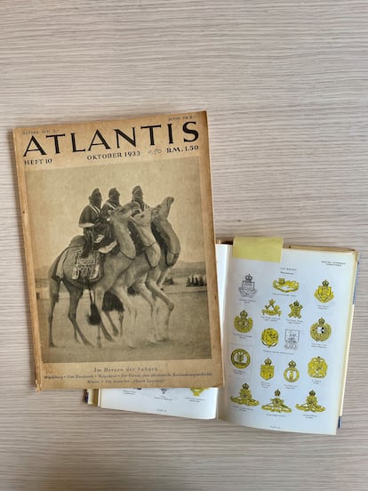 Además de libros, en la biblioteca también hay revistas y publicaciones variadas.