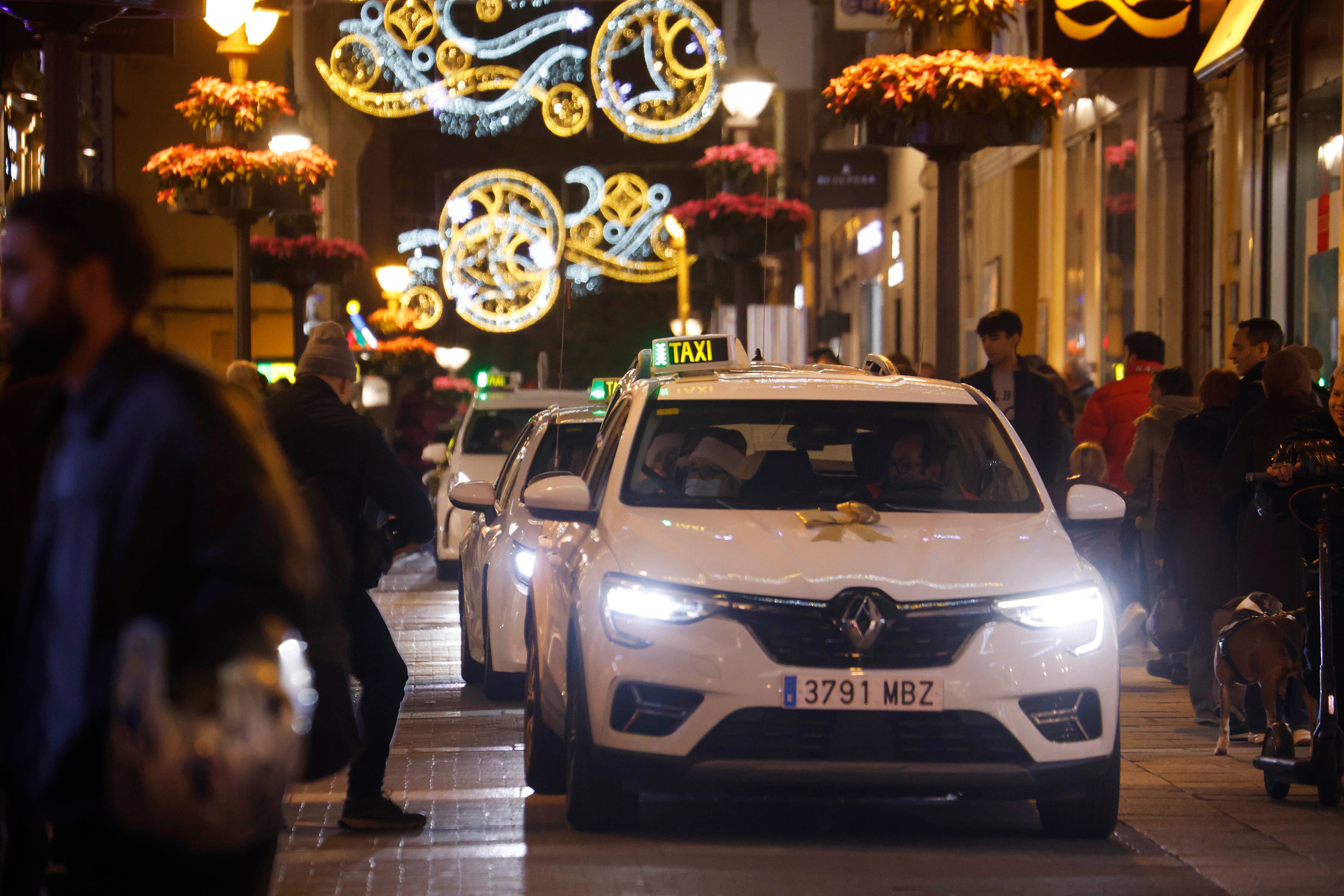 Varios taxis en Córdoba el 16 de diciembre. 