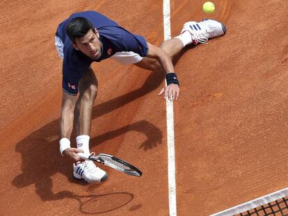 Djokovic, durante el partido contra Simon en Montecarlo.