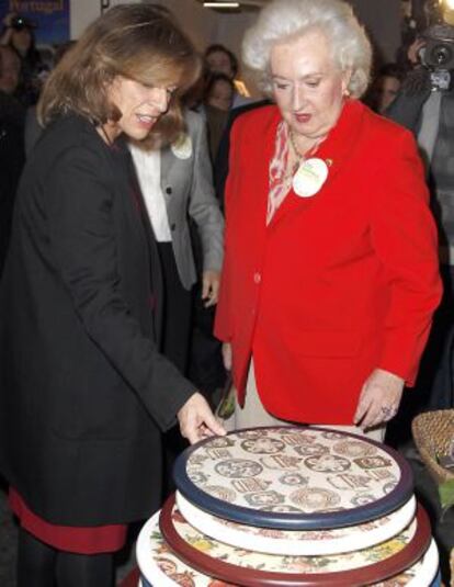 Ana Botella y Pilar de Borbón, durante la inauguración.