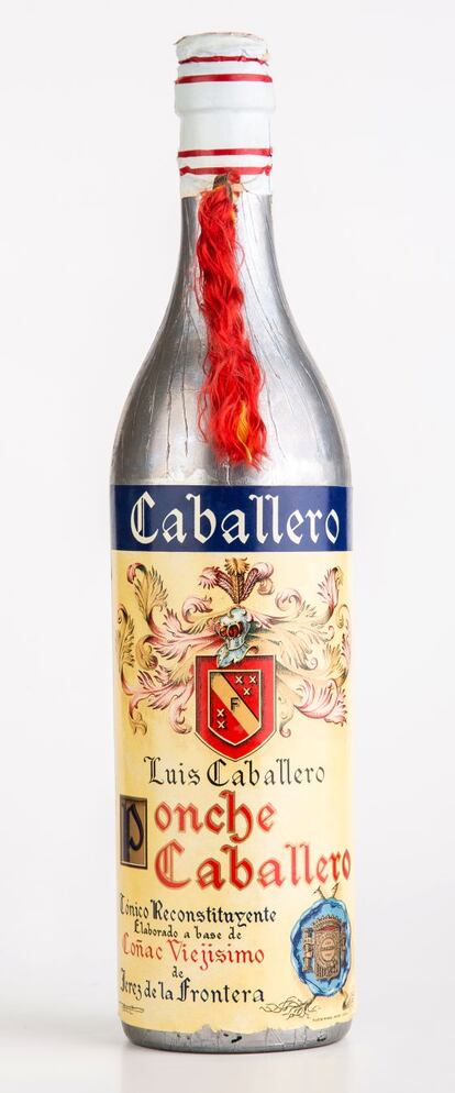 Botella de Ponche Caballero de 1943.