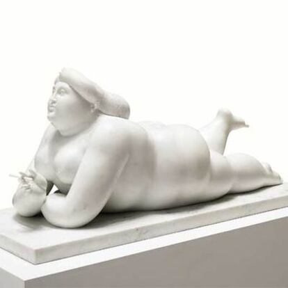 La escultura Mujer fumando, del colombiano Botero, vendida por algo más de 1,1 millones de euros