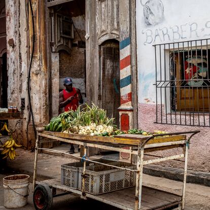 A vegetable stand in Havana.