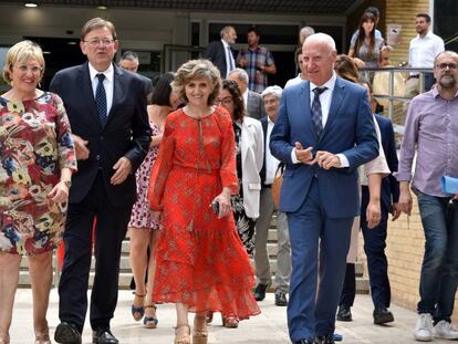 La consejera Ana Barceló, el presidente Ximo Puig, la ministra María Luis Carcedo, y el secretario general del ministerio, Faustino Blanco, en la antigua Fe.